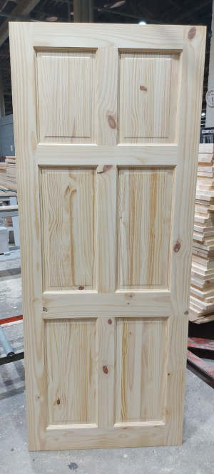 Porta de Pinus com Nós 6p